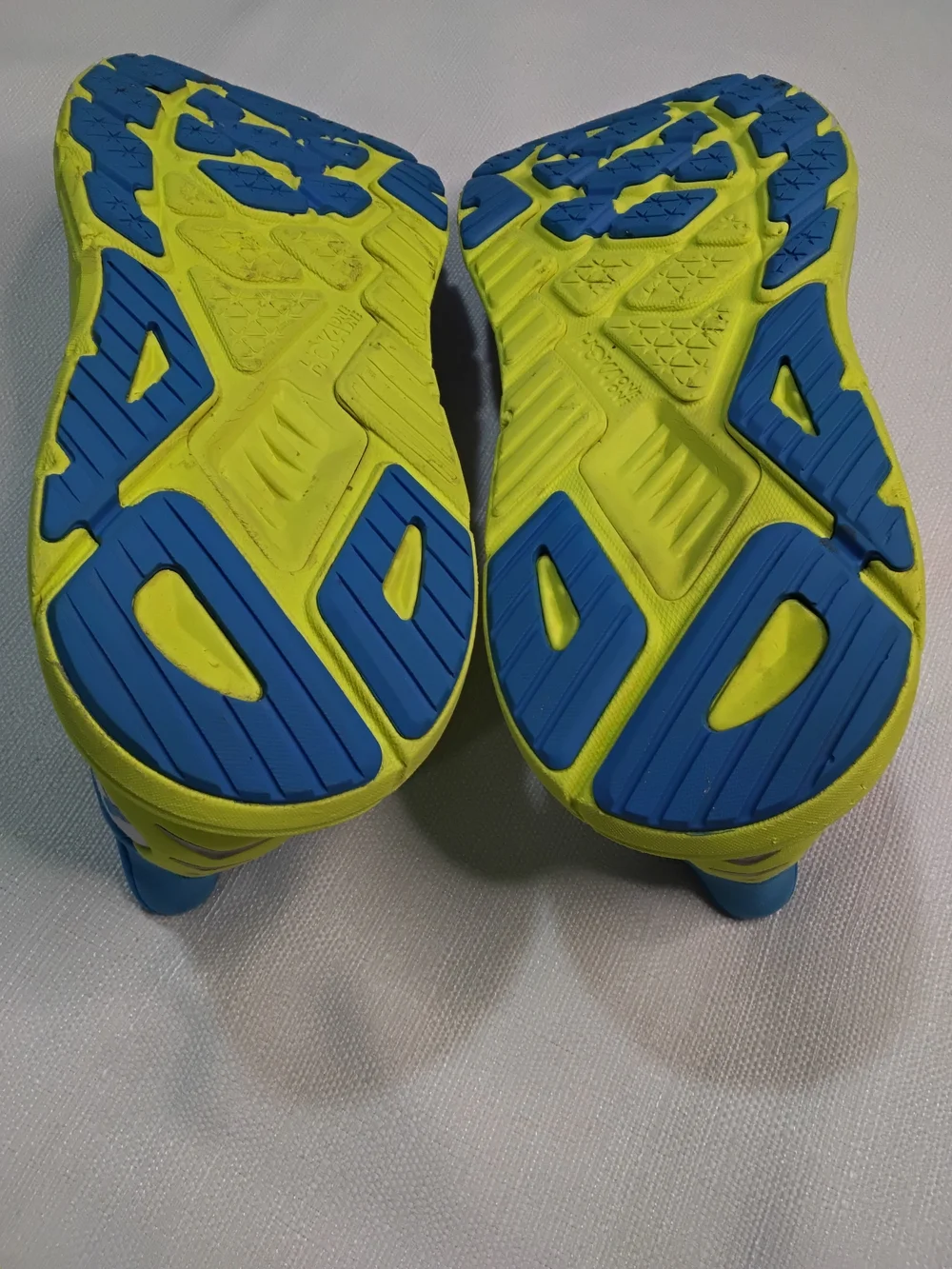 HOKA Arahi 6 Men’s Running Shoes — White & Blue Sz 12 2E.